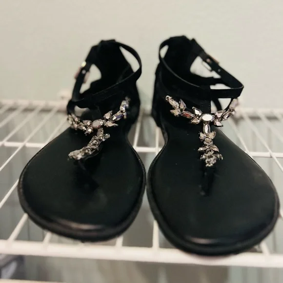 NWOT- Torrid Gem T-Strap Sandals - Picture 2 of 4